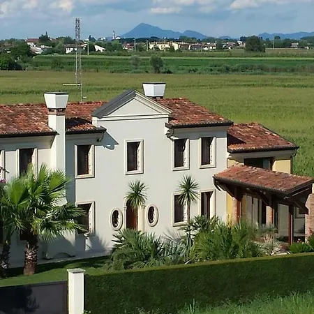 Corte San Tomaso Bed & Breakfast 3*